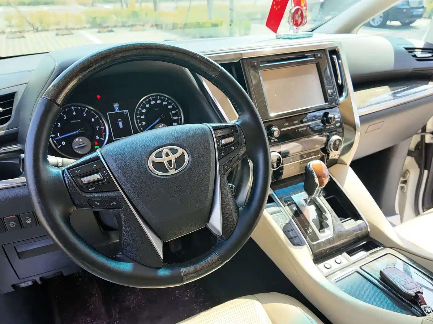 Toyota Alphard 2018 3.5L Premium фото 8