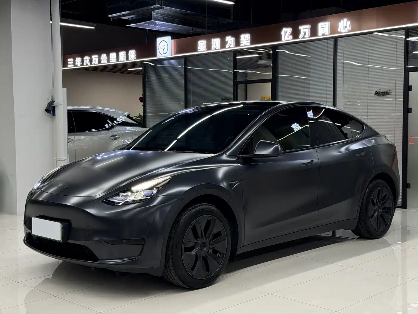 Tesla Model Y 2024