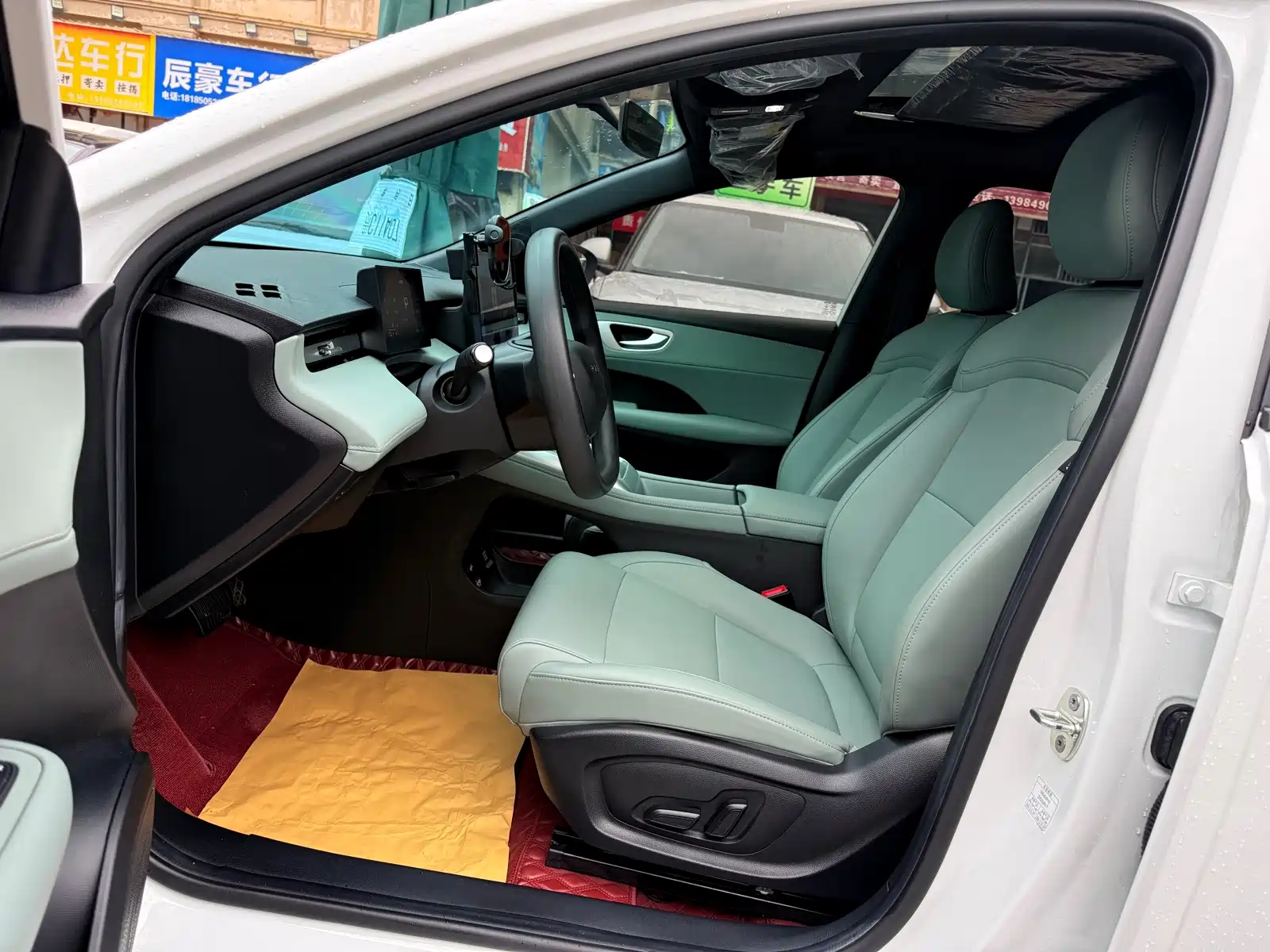Фото 8 - Roewe D6