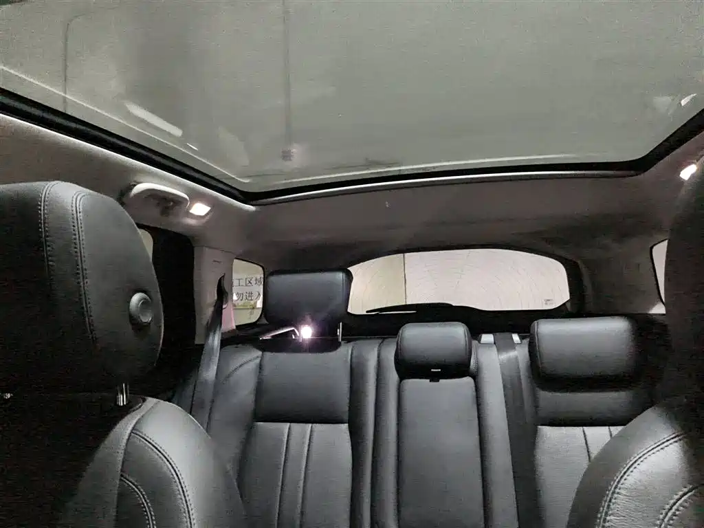 Land Rover Discovery Sport 2018 240PS SE Edition фото 18
