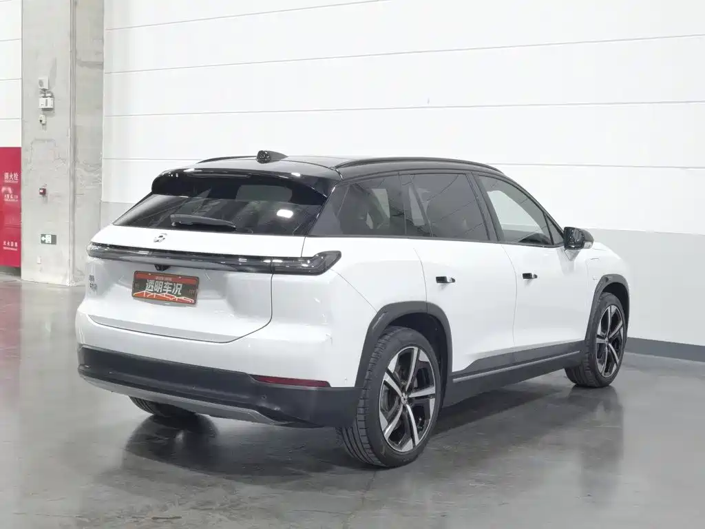 Фото 2 - NIO ES7