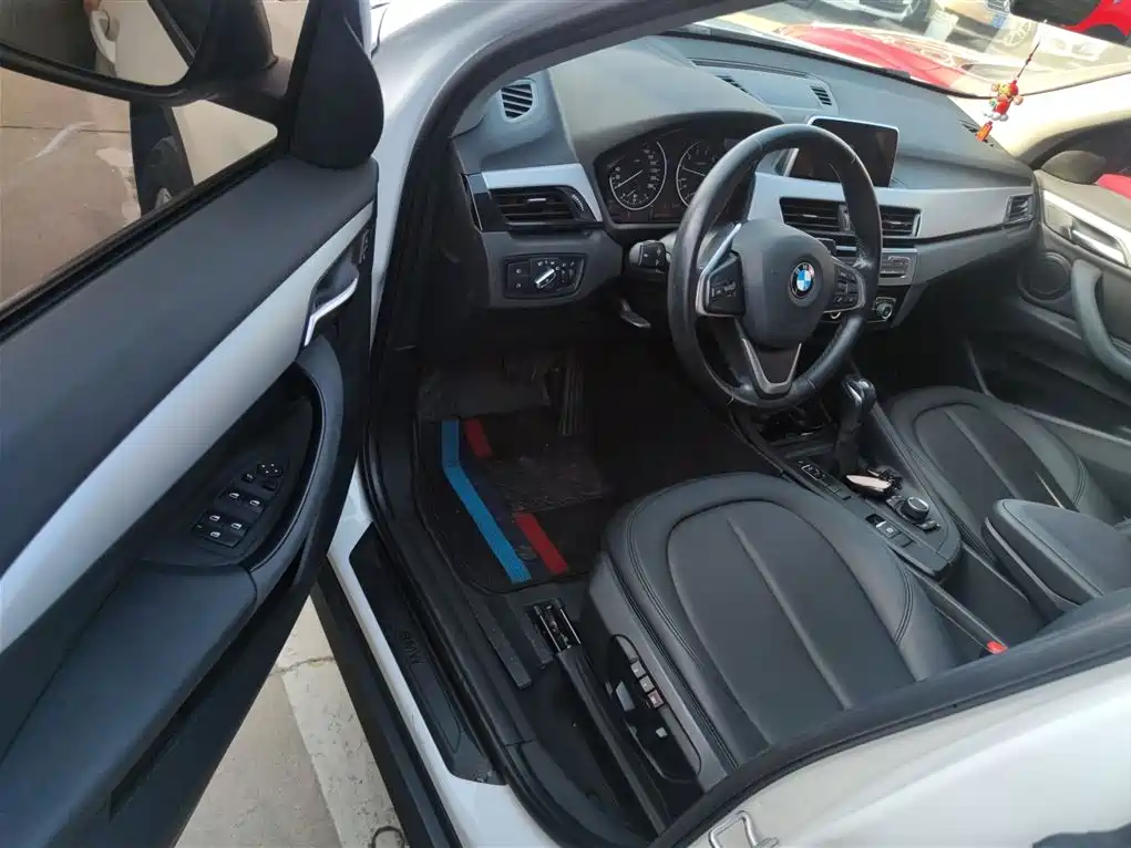 BMW X1 2016 sDrive18Li Fashion Model фото 16