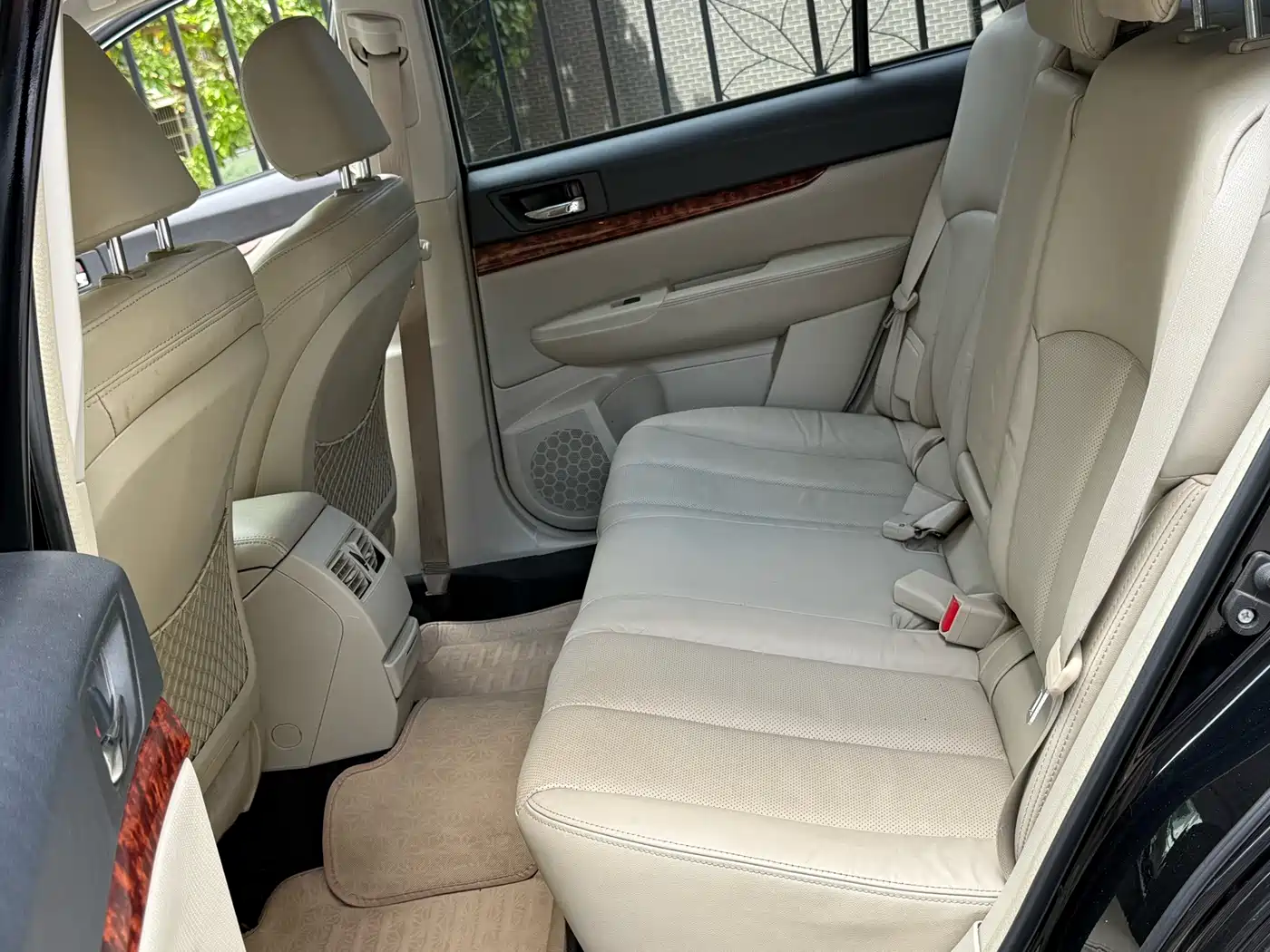Subaru Outback 2010 2011 2.5i Luxury Navigation Edition