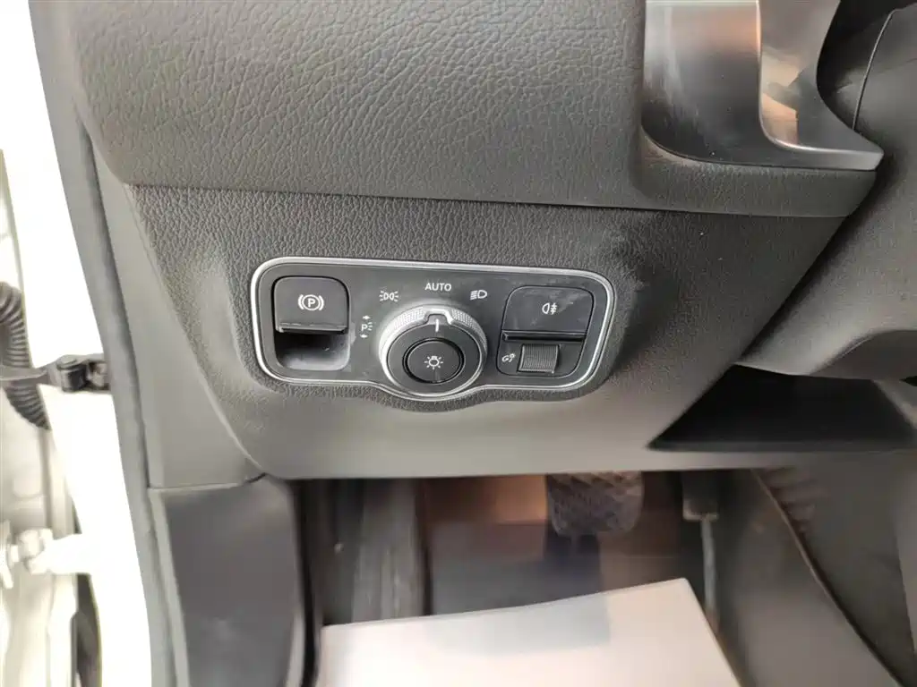 Mercedes-Benz GLB 2020 Facelift GLB 200 Style фото 22