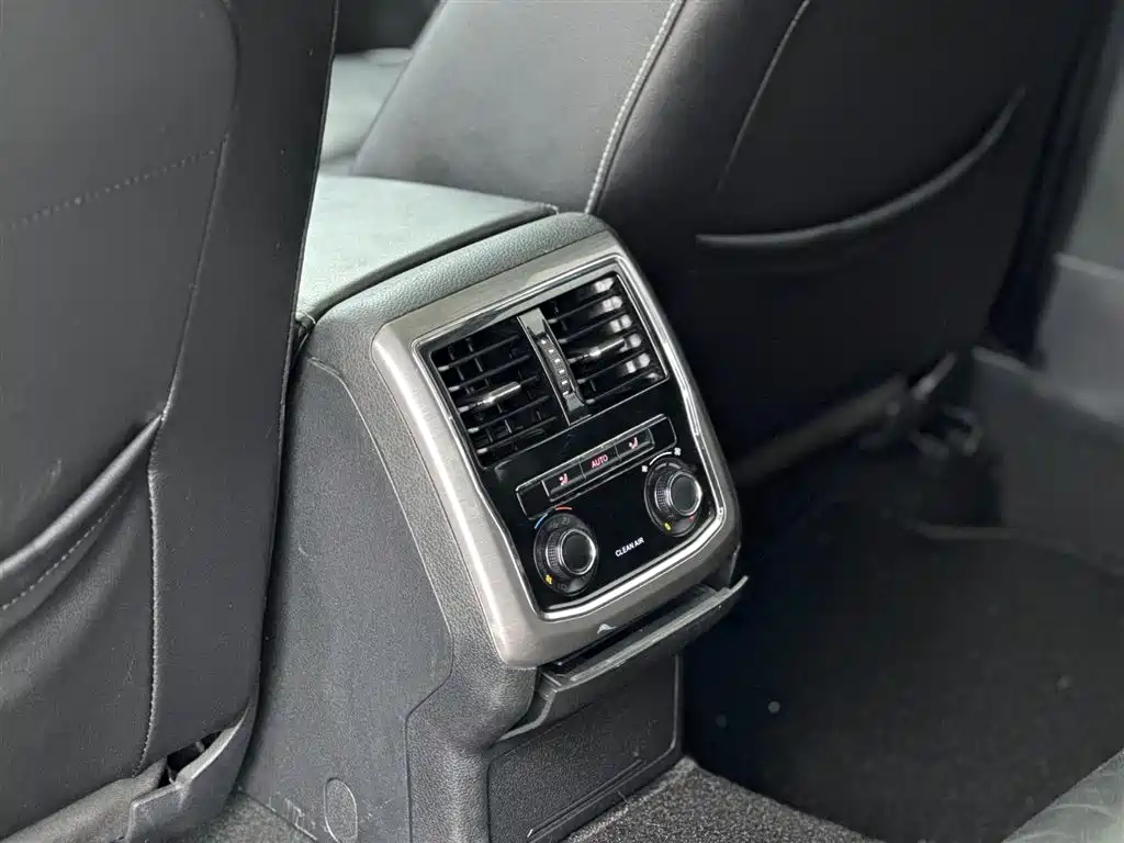 Volkswagen Passat 2017 330TSI DSG Prestige фото 13