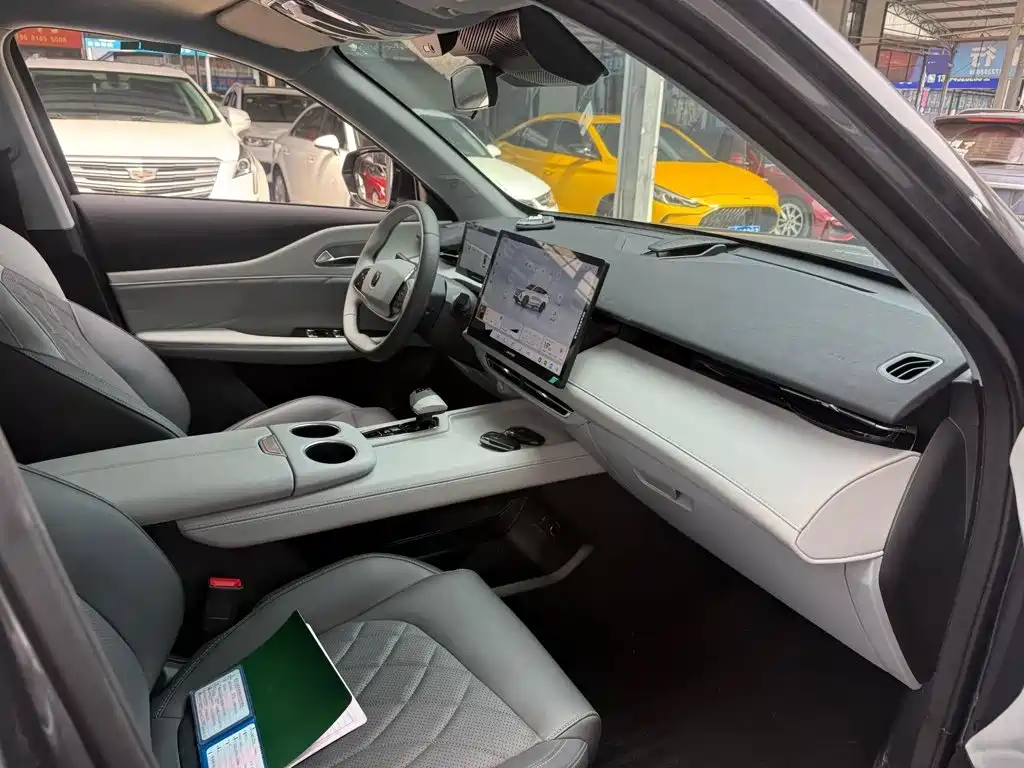 Changan UNI-Z New Energy 2024 2024 Blue Whale Smart Electric iDD 125km Excellence Model