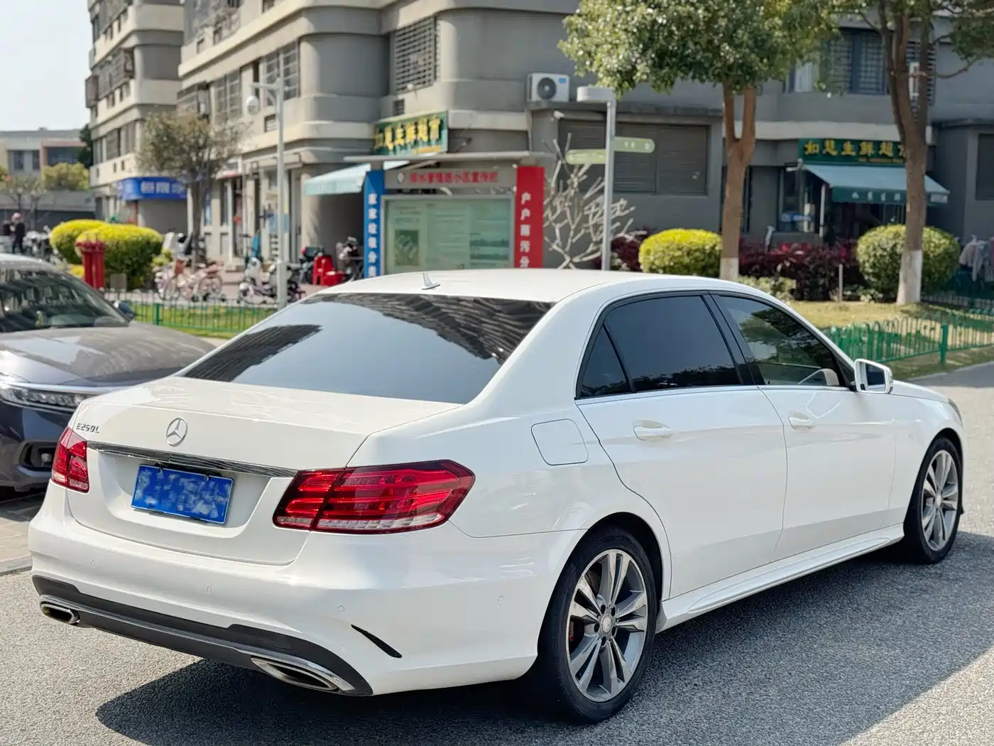 Mercedes-Benz E-Class 2015 E 260 L Sport фото 4