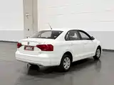 Photo 2 - Volkswagen Jetta