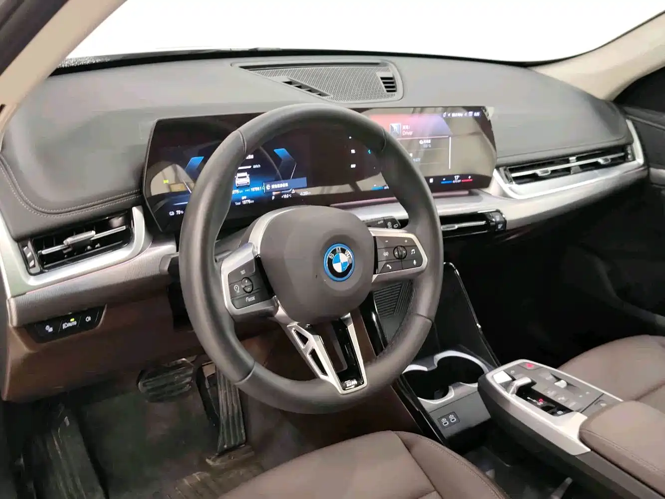 BMW iX1 2023 eDrive25L M Sport Package фото 8