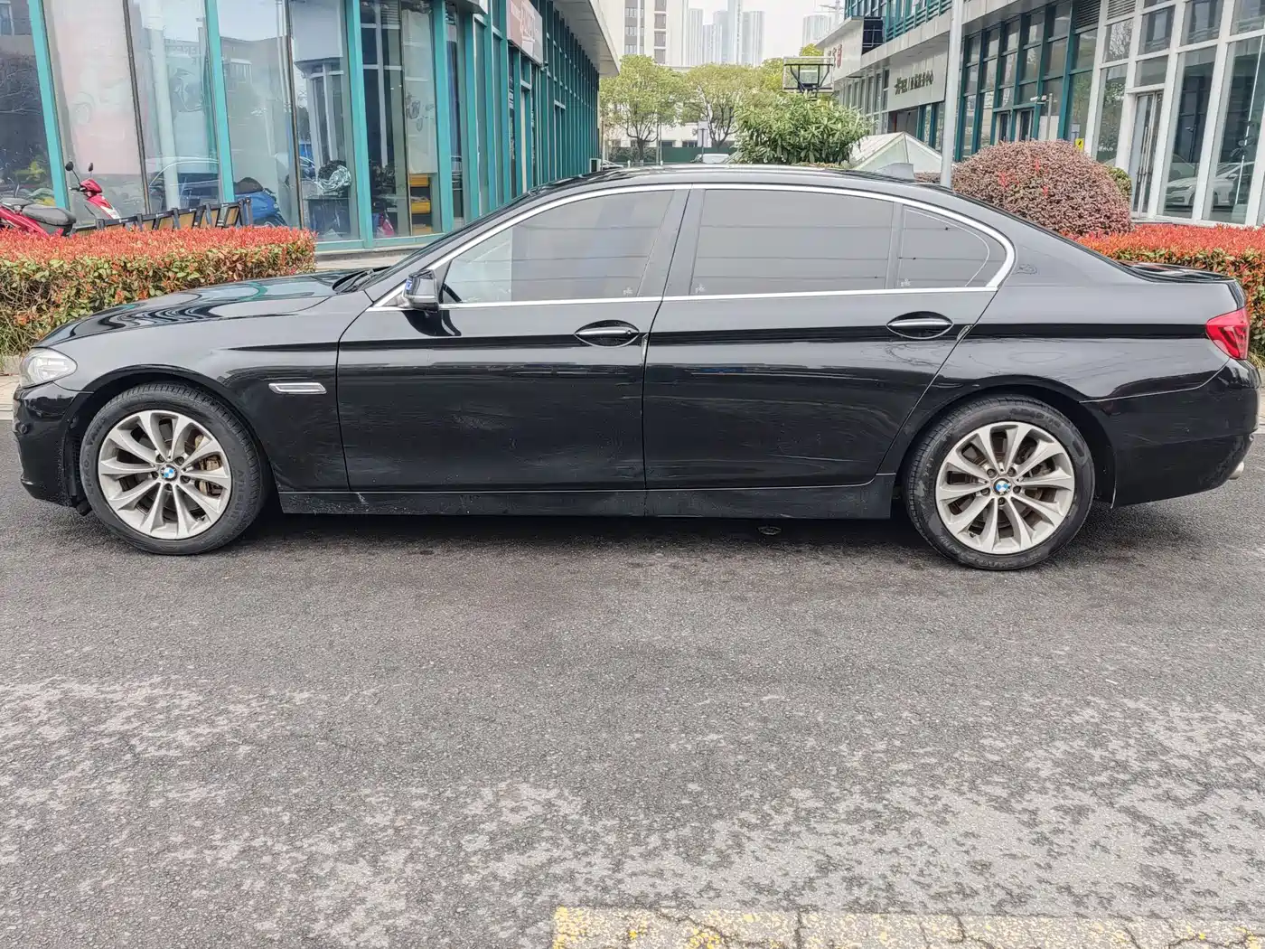 BMW 5 Series 2017 528Li Leading Edition фото 4