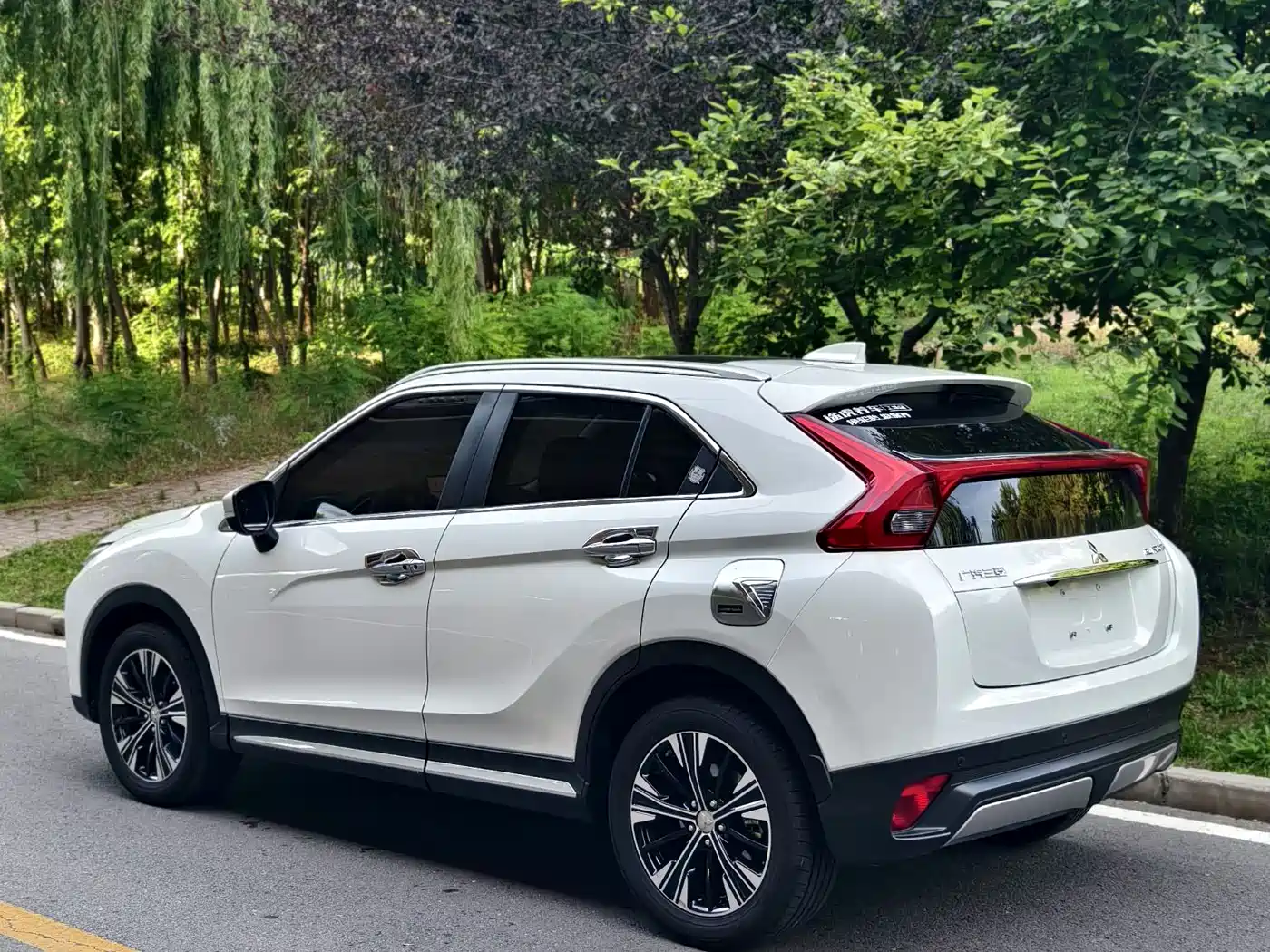Mitsubishi Eclipse Cross 2018 1.5T CVT AWD True Self Edition фото 5