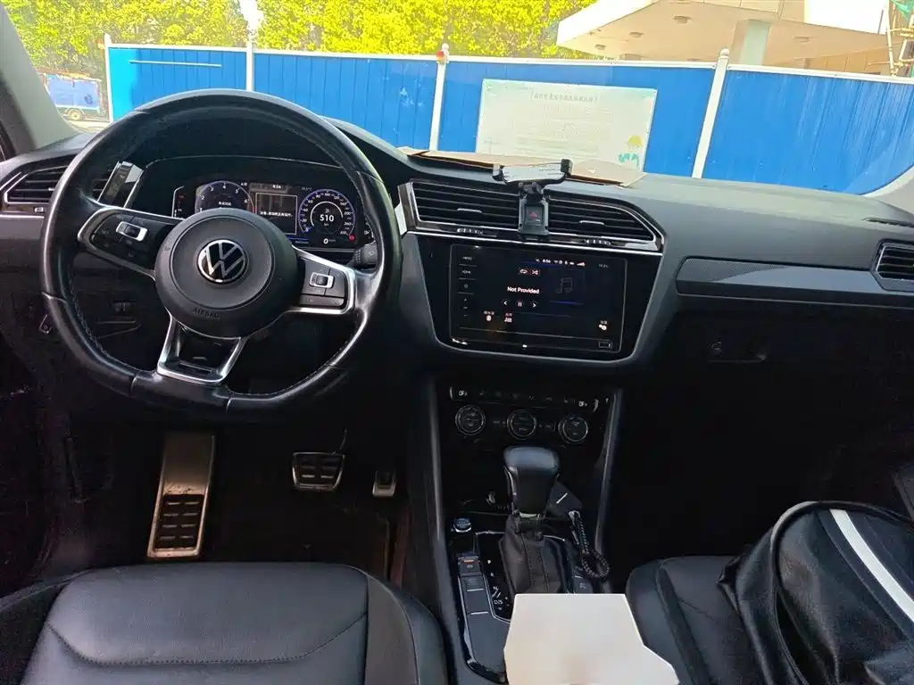 Volkswagen Tiguan L 2021 330TSI Automatic 2WD R-Line Premium фото 10