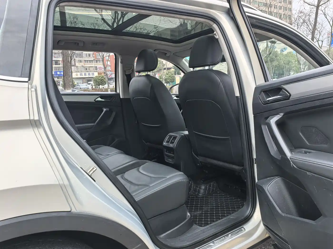Volkswagen Tiguan L 2019 330TSI Automatic 2WD Panorama Comfort Edition China VI фото 7