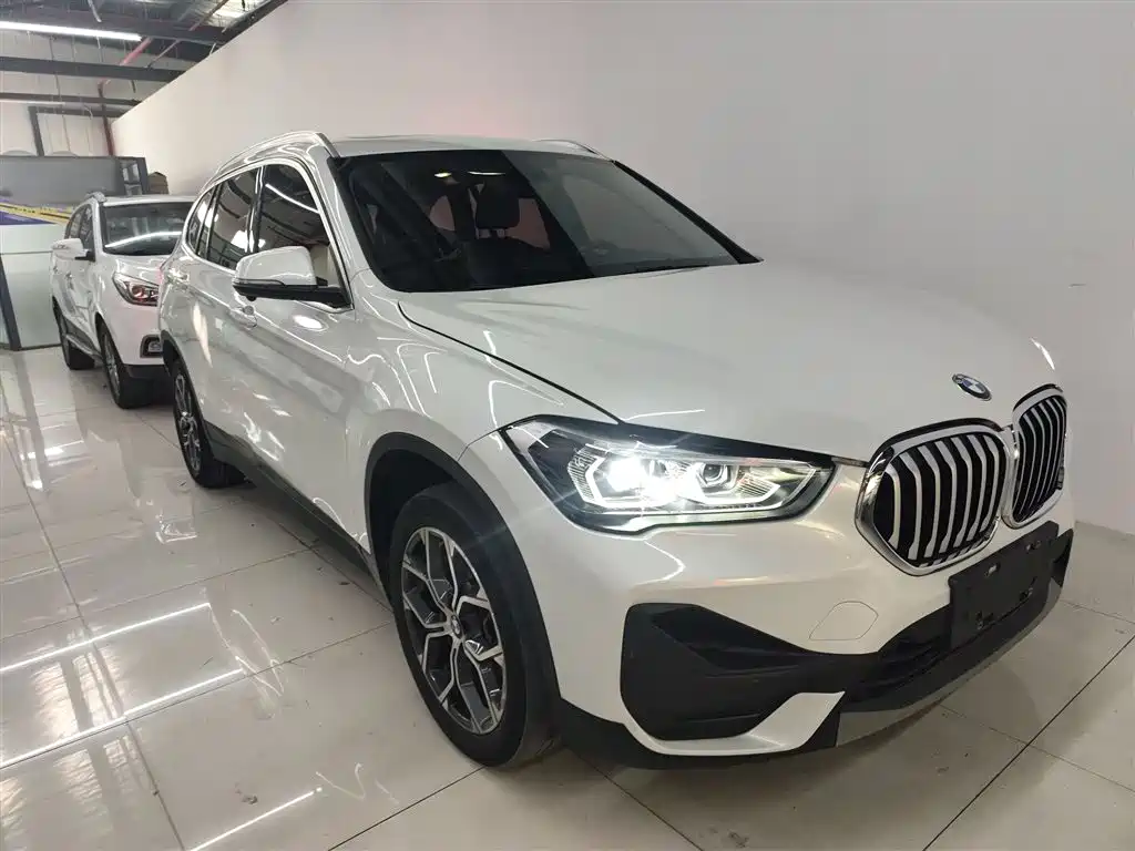 BMW X1 2021 sDrive25Li Leading фото 4