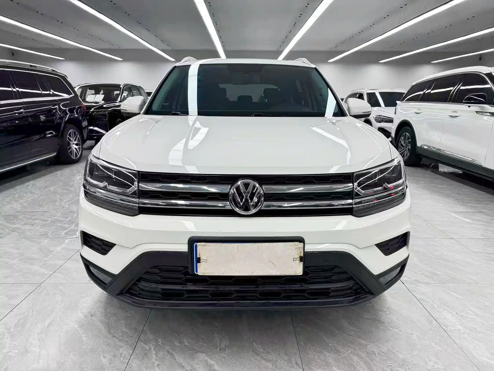 Photo 2 - Volkswagen Tharu