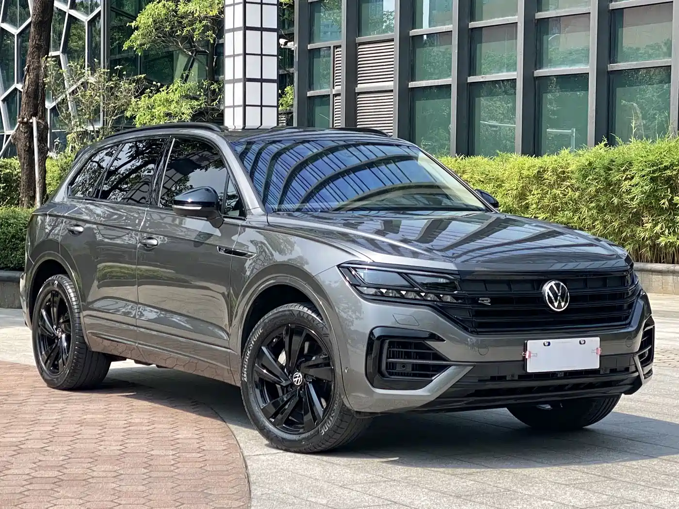 Volkswagen Touareg 2022 3.0TSI Rui Xiang Edition Gloss Black Sport Package фото 5