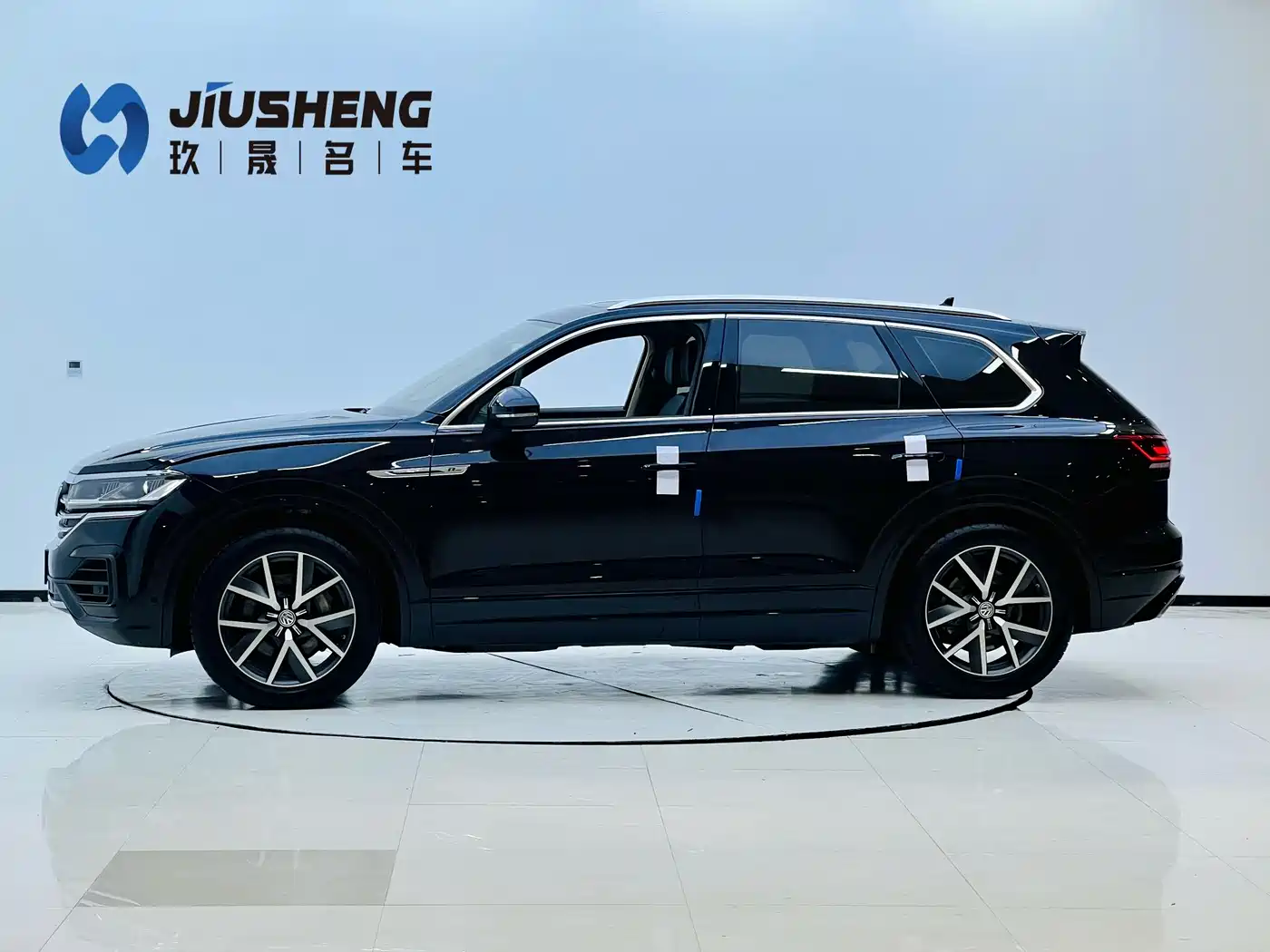 Volkswagen Touareg 2019 3.0TSI Sharp Edge Edition China VI фото 4