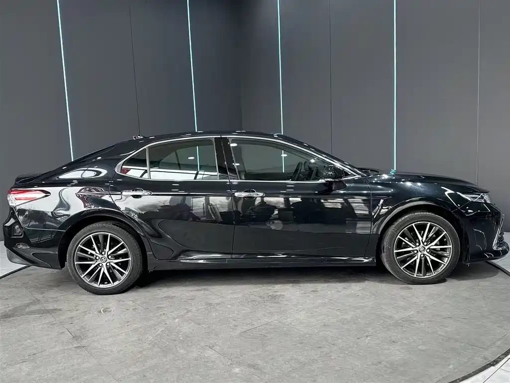 Toyota Camry 2021 2.5G Luxury Edition фото 22