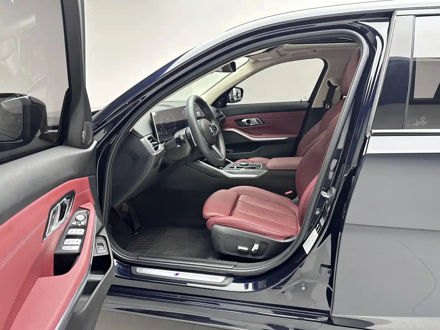 BMW 3 Series 2023 325Li M Sport Black Night Package фото 9