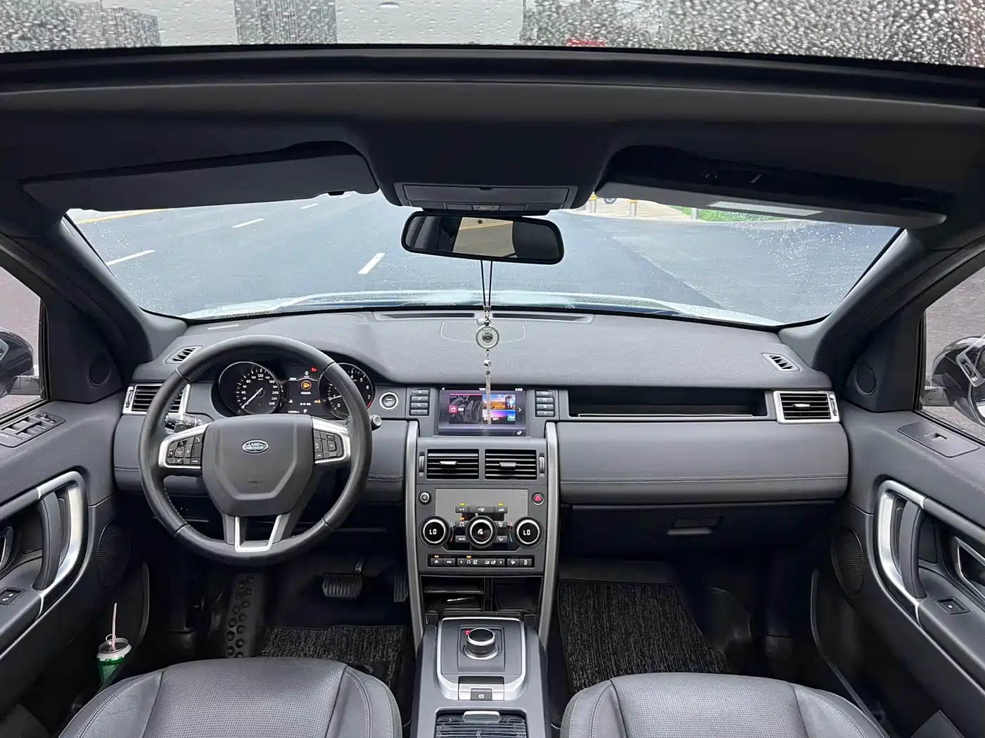 Land Rover Discovery Sport 2017 2.0T Cool Black Limited Edition фото 7