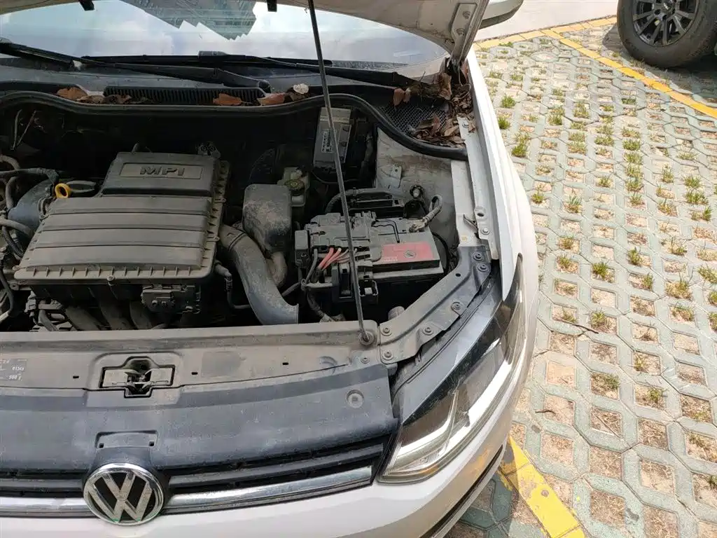 Volkswagen Polo 2014 1.4L Automatic Comfort Edition фото 24