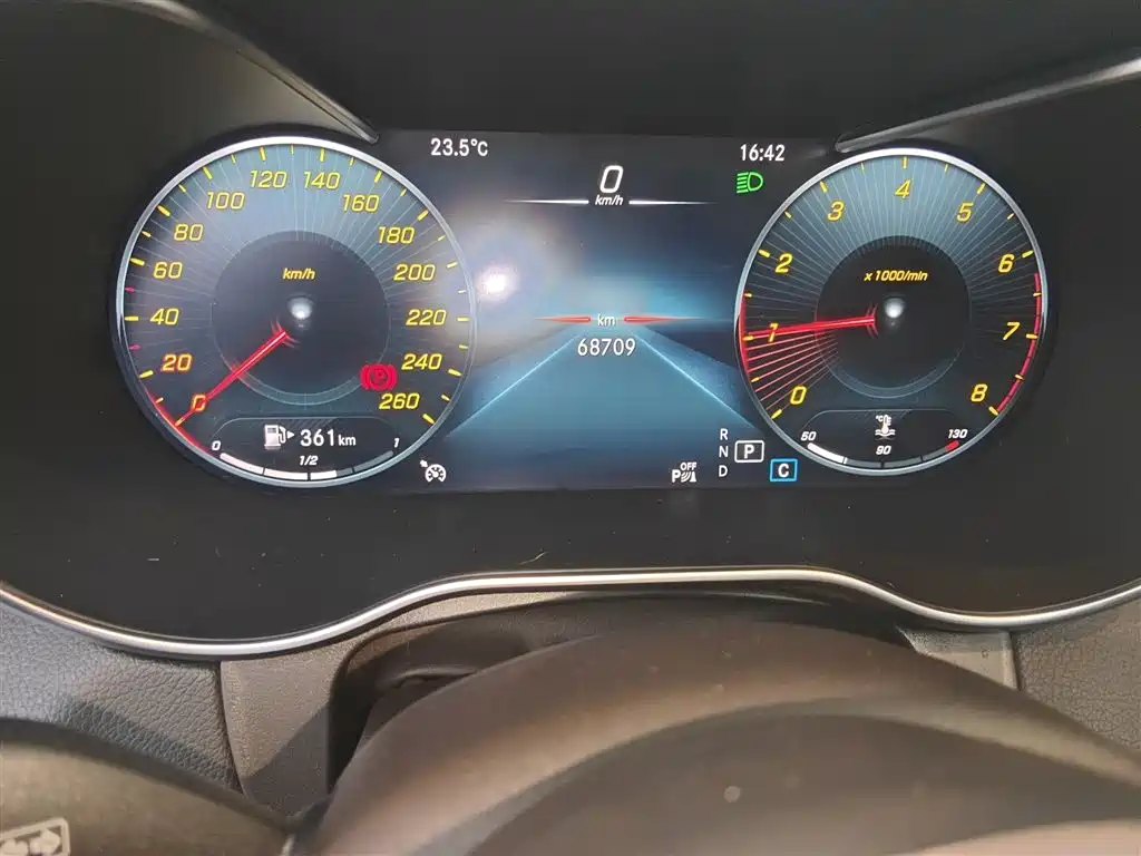 Mercedes-Benz GLC 2021 GLC 260 L 4MATIC Luxury фото 4