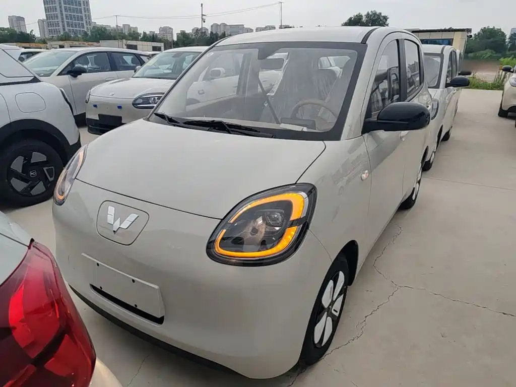 Wuling Motors Hongguang MINIEV 2026 2025 4-Door Advanced