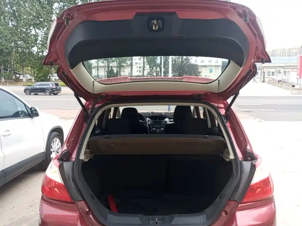 Venucia R50 2016 2015 1.6L Manual Fashion