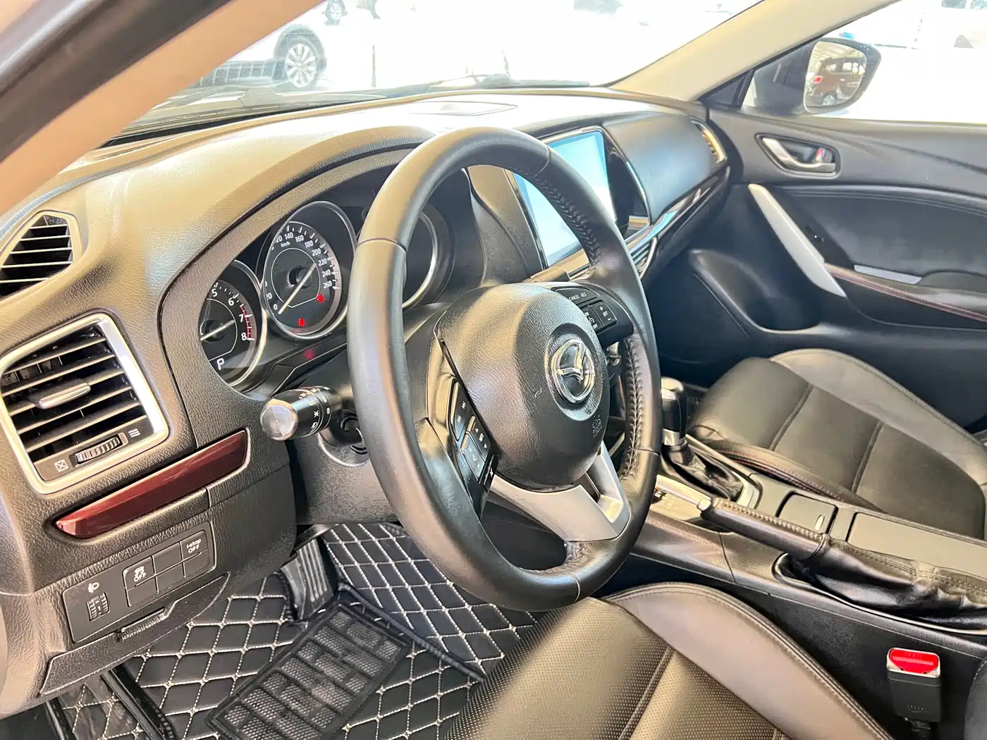 Фото 7 - Mazda Atenza