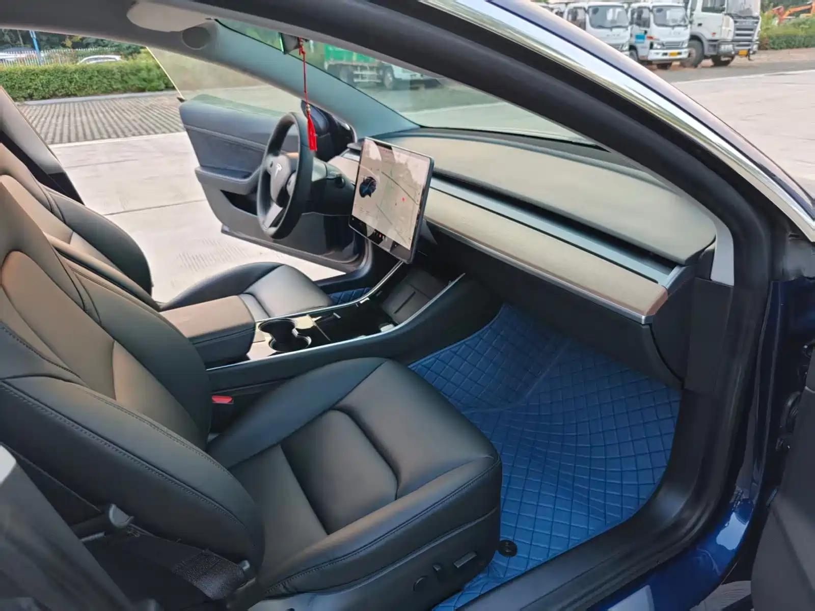 Фото 9 - Tesla Model 3