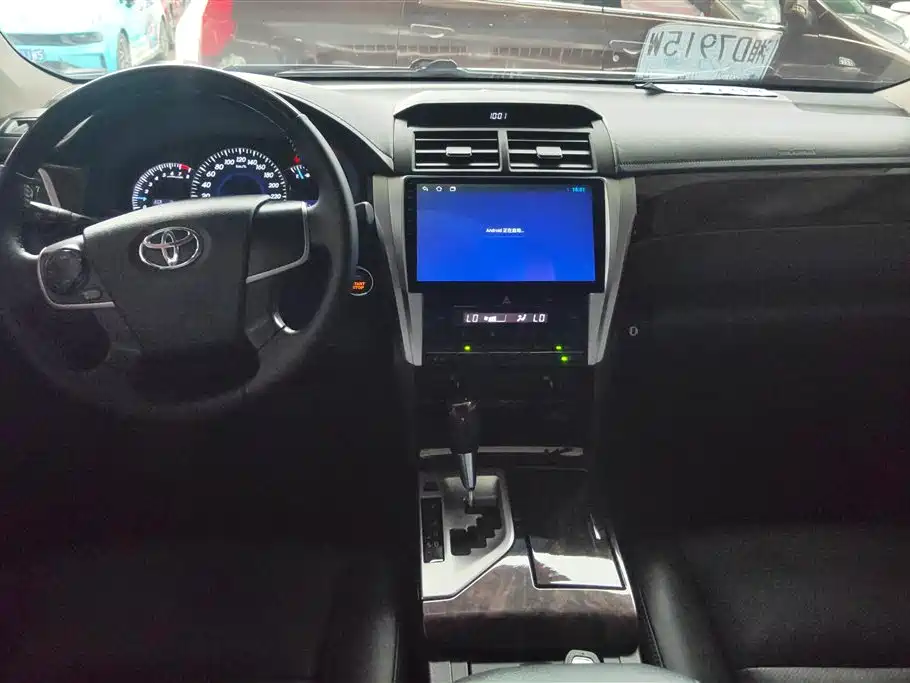 Toyota Camry 2015 2.0G Luxury Edition фото 12