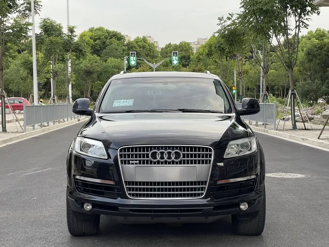 Photo 2 - Audi Q7