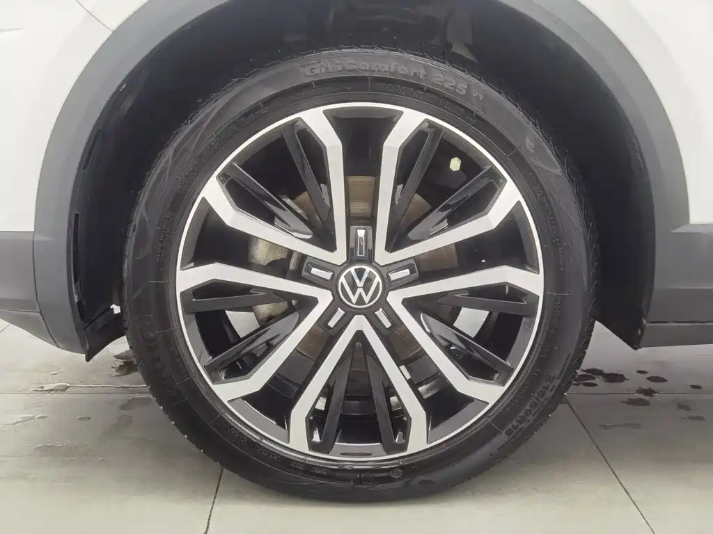 Фото 17 - Volkswagen T-ROC