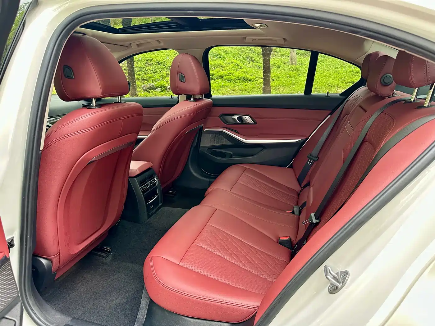 BMW 3 Series 2023 325Li M Sport Package фото 11