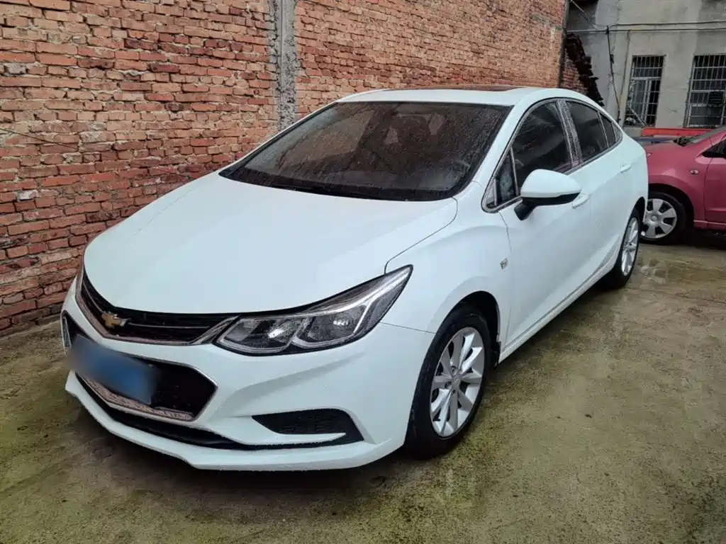 Chevrolet Cruze 2017 1.5L Automatic Pioneer Sunroof фото 2