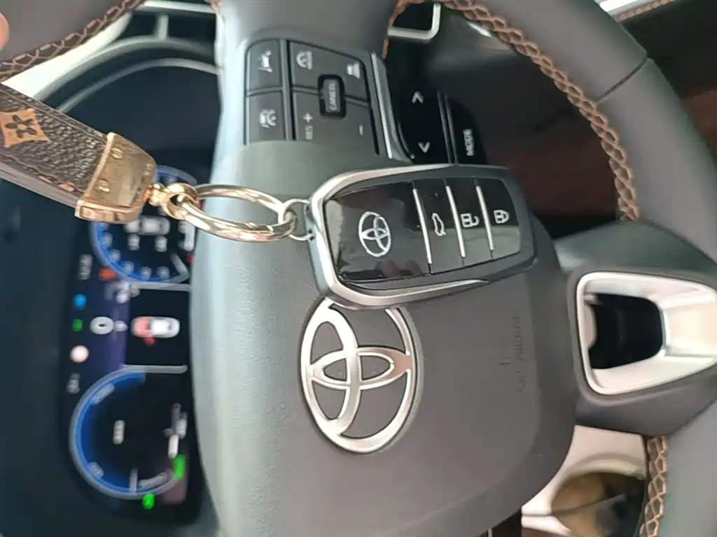 Toyota Avalon 2024 Hybrid 2.0L Luxury Edition фото 9