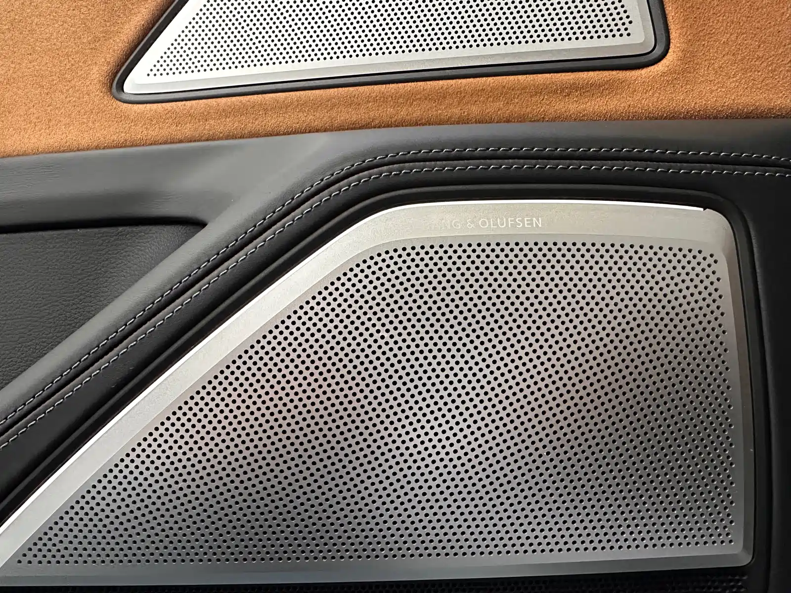 Фото 8 - Audi A8