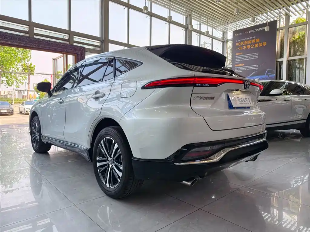 Toyota Venza 2023 2.5L Smart Hybrid FWD Luxury фото 6