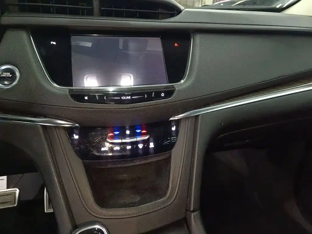 Cadillac XT5 2016 28T AWD Luxury Model фото 6