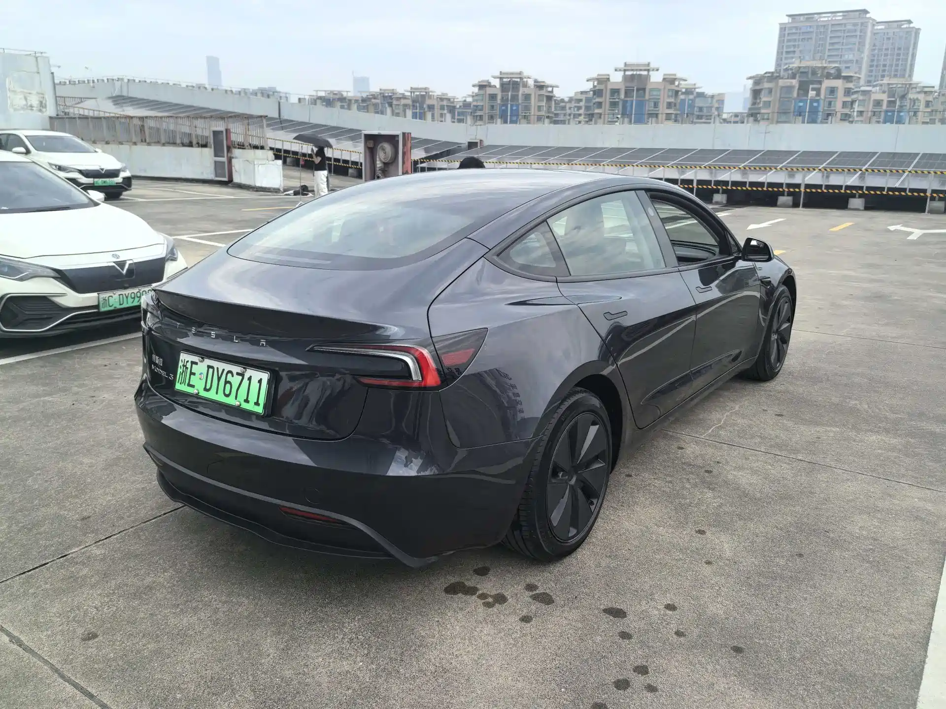 Фото 4 - Tesla Model 3