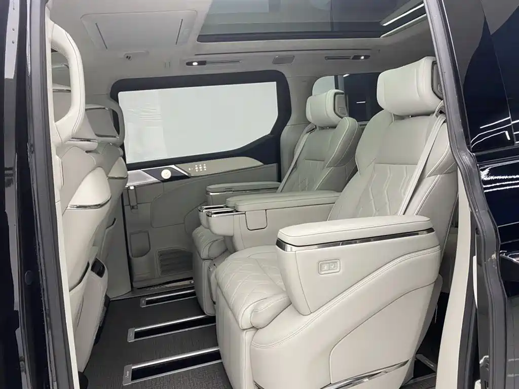 Volvo EM90 2026 2025 Ultra Six-Seater