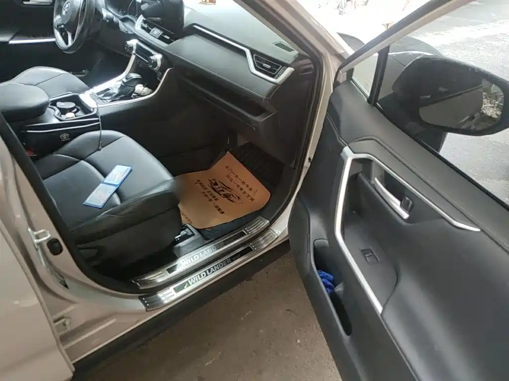 Toyota Wildlander 2023 2.0L CVT FWD Urban фото 21