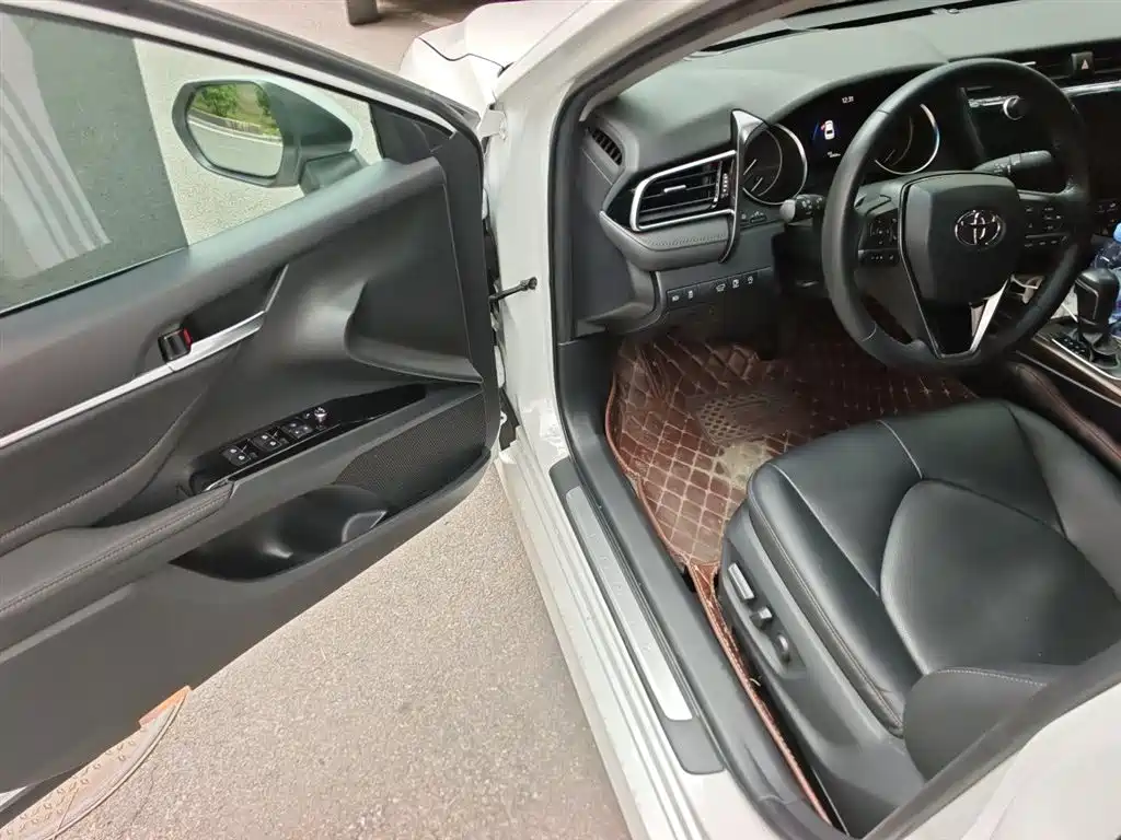 Toyota Camry 2019 2.5G Luxury Edition China VI фото 17