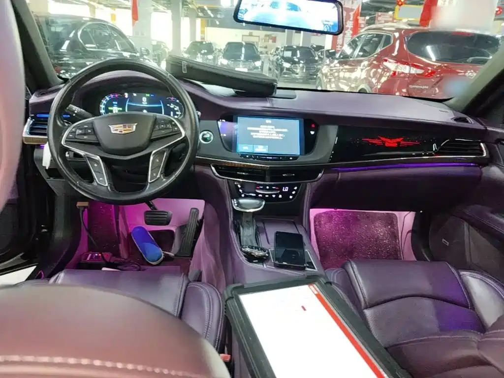 Фото 10 - Cadillac CT6