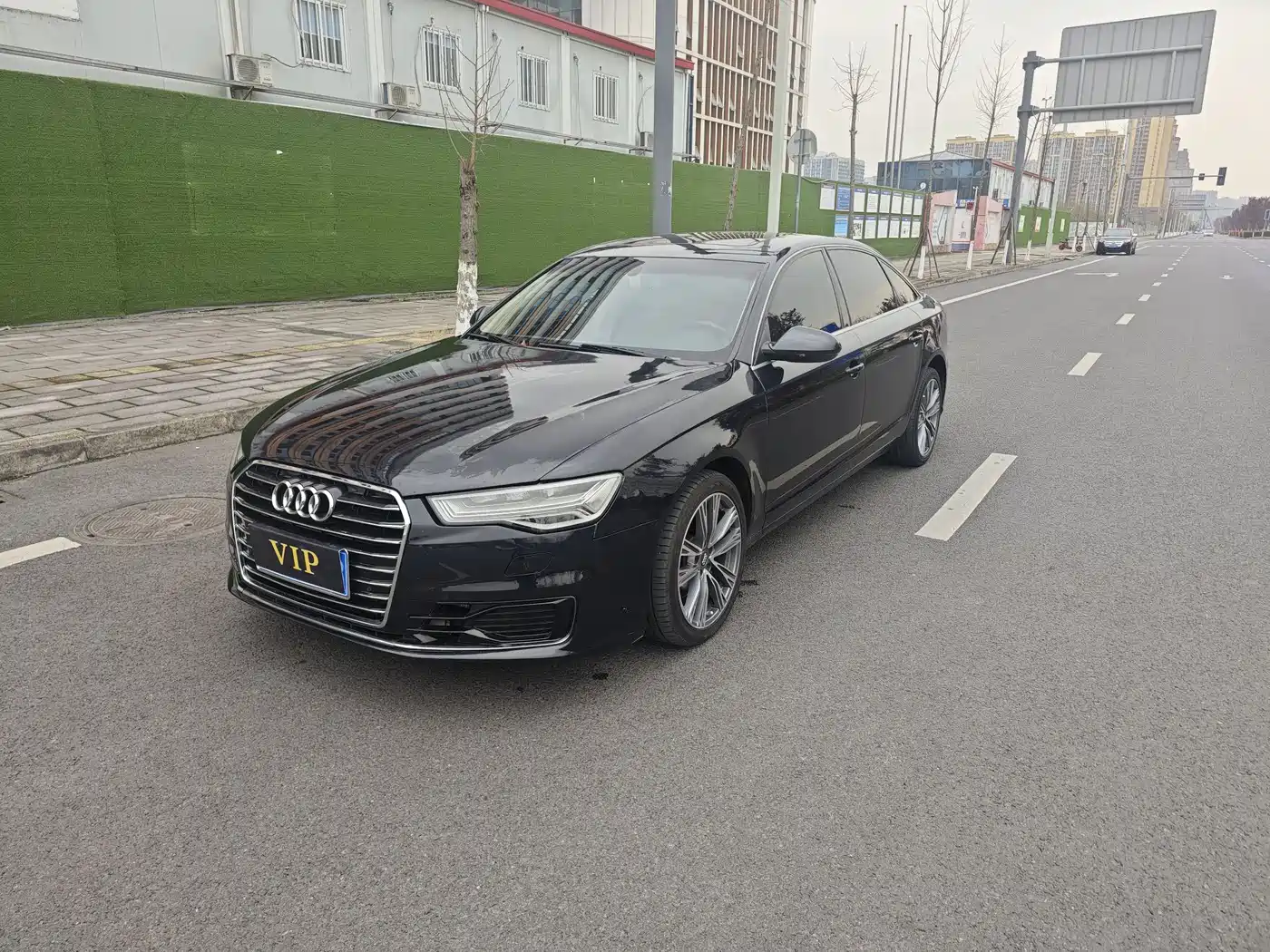 Фото 2 - Audi A6L