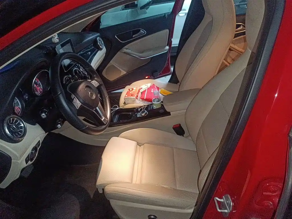 Mercedes-Benz GLA 2016 GLA 200 Dynamic фото 11