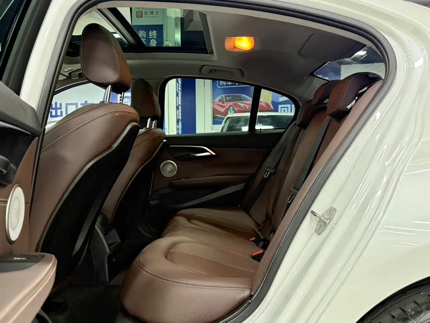 BMW 1 Series 2022 120i M Sport Shadow Edition фото 18