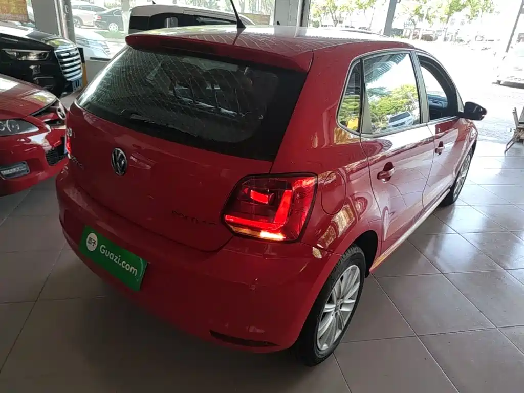 Volkswagen Polo 2014 1.6L Automatic Comfort Edition фото 7