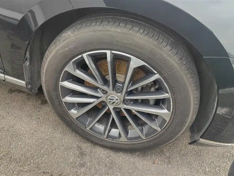 Volkswagen Magotan 2020 330TSI DSG Luxury фото 6