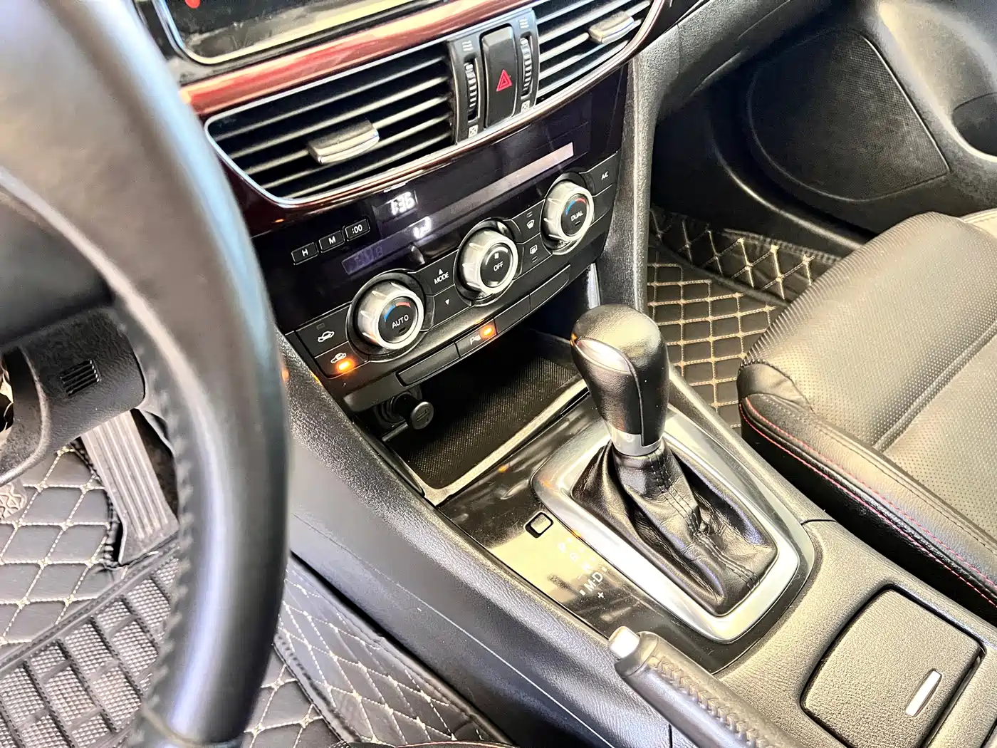 Фото 8 - Mazda Atenza